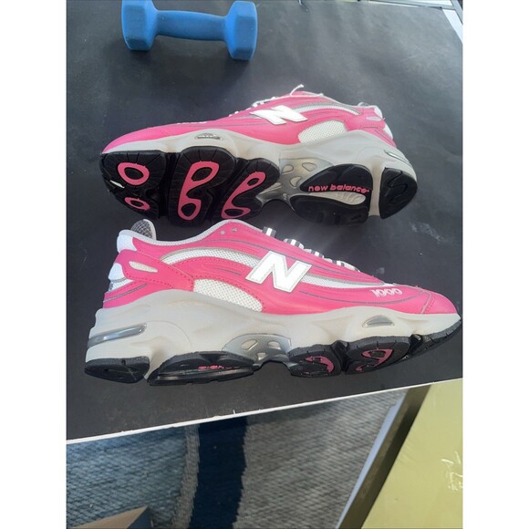 Size 8 - New Balance 10000 Dragon Berry Mix Matched Right Shoe 8 Left 8.5